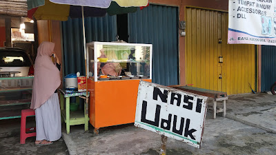 Nasi Uduk Bu Ati' Pojok Petir
