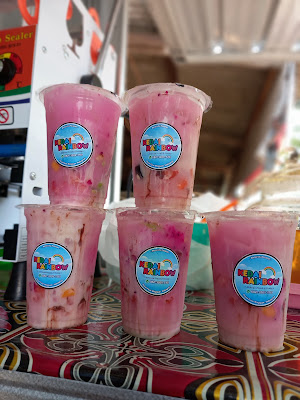 Nasi uduk dan jus buah Kedai Rainbow