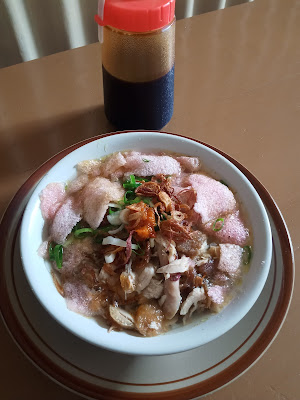 Nasi uduk , nasi rames, soto ayam mbah GITO