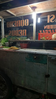 Nasi/Mie goreng enak samping javaclassico