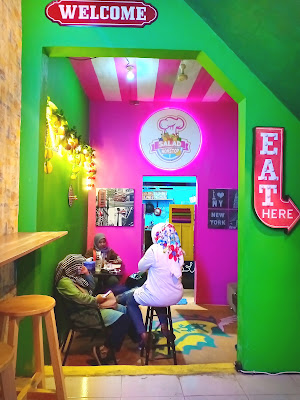 Nomstop Cafe