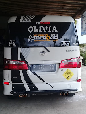 Olivia Tour N Trevel 02