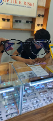 Optik B Riski Banyumas