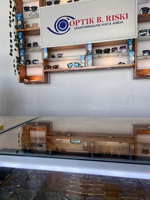 Optik B Riski Pangandaran