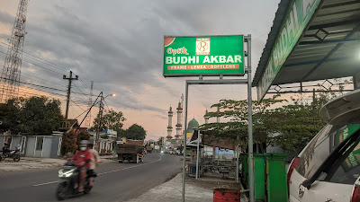 Optik Budhi Akbar
