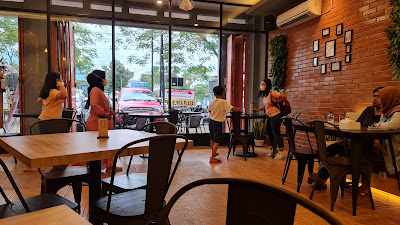 Ours Resto & Cafe (Japanese, Western, Asian Food)