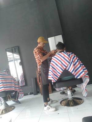 OVERCUT BARBERSHOP 1