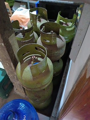 Pangkalan gas/ tailor ratna