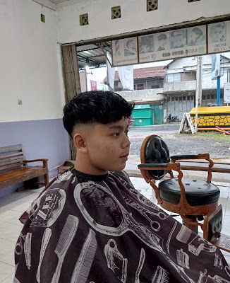 Pangkas Rambut Bintang 2