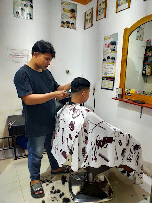 Pangkas rambut _H.C BARBER