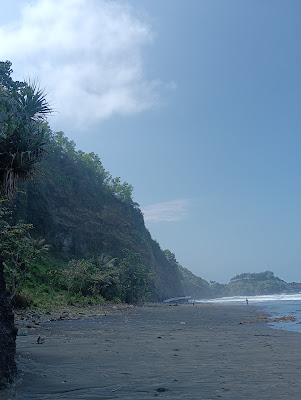 Pantai Surumanis Dan Kolam Renang