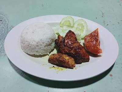 pecel lele. Lamongan Indah, cak hadi.