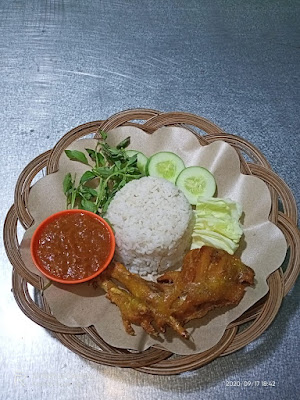 Pecel Lele Mas Aji (belakang rumah makan padang andalas tepatnya masuk gang)