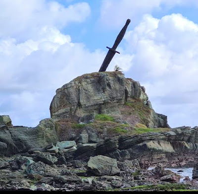 Pembaretan , Statue of Commando Knife , Tambakreja Permisan