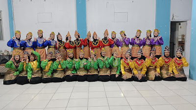 PENJAHIT ARUM & SEWA PAKAIAN ADAT NASIONAL