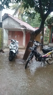 Penjahitnya Upi