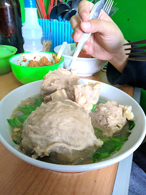 Pondok Bakso Bola Tenis bu ning mewek