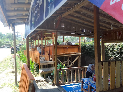 Pondok Lesehan Pak Caryo