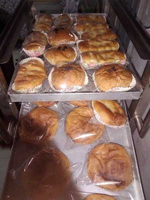 Produksi roti "khansa bakery"