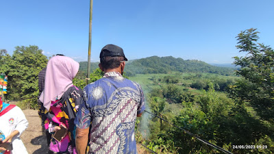 PUNCAK GUNUNG CIKENDANG