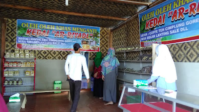 Pusat Oleh-Oleh Pantai Menganti "AR-RIYADL"