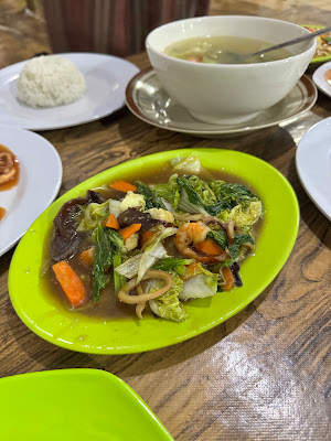 RESTAURANT & SEAFOOD 18 MAS SHOLEH