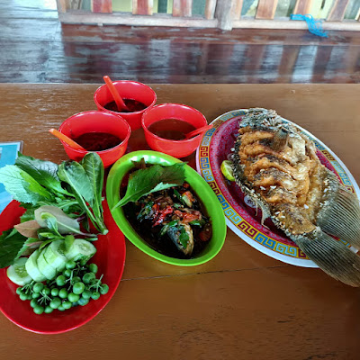 RM. Jakober Bakar Ikan