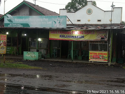 RM Pisang Sari 2 Sate Gule Kambing H. Mustardjo