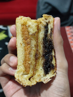 Roti Bakar 27 khas Bandung