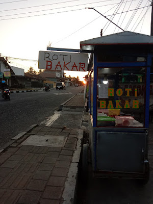 Roti bakar bapak pucung