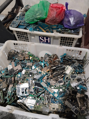 R.S LIMBAH ELEKTRONIK