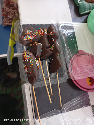 Rujak buah ( Lutis) & Es kul-kul ( sate buah),es jeruk peras, Es campur, Es alpokat kocok