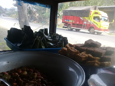 Rumah makan bu iis upik