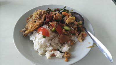 Rumah Makan Pinggir Kali