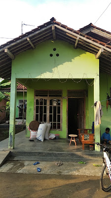 Sahadu tukang jahit