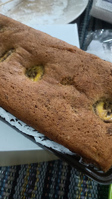 Salfa cake and bread