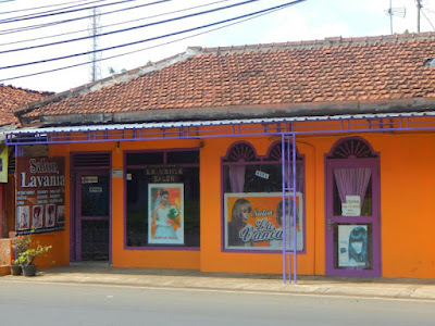 Salon La Vania Tambak