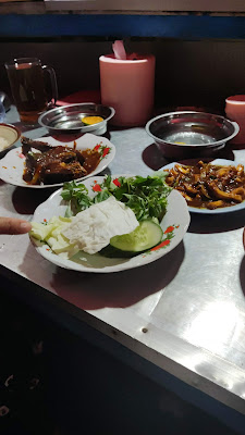 Sari laut dan Pecel Lele Pak Dimas