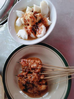 SATE AYAM KAMPUNG MAS HERY & MBA TUTY