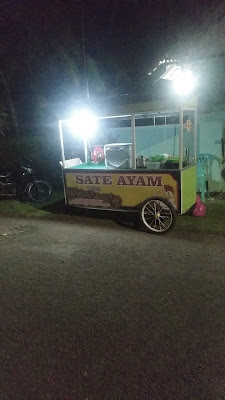 Sate ayam waane