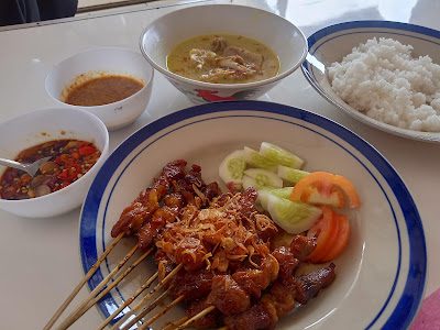 Sate Bebek Bu Atun