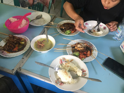 Sate Bebek Bu Erni