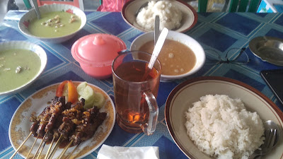 Sate Bebek Bu Salmi