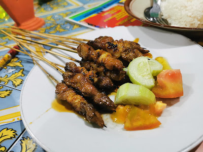 Sate Bebek Bu Yani