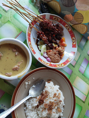 Sate Gule Bebek Madha Pak Kendro