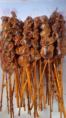Sate kerang, sate usus, sempol.Gendhis& lintang