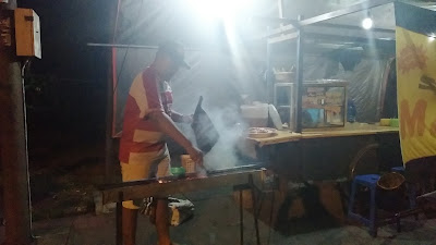 Sate Madura Perempatan Mewek