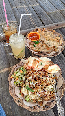 Saung Kamboja Panikel