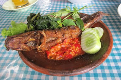 Saung Layah Tepi Sawah, GOR Purbalingga Kidul