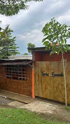 Saung teras sawah